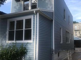 70-11 65th St, Ridgewood, NY 11385