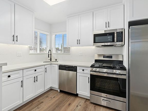 4th image of 1800 S Dunsmuir Ave