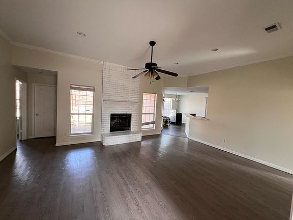 3rd image of 1116 Oak Grove Ln