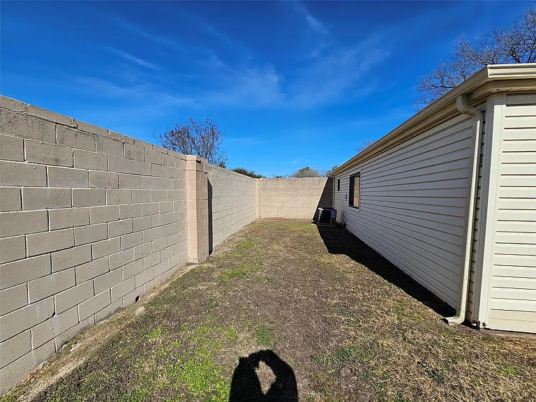 8319 Wind Veil Dr — Photo 47