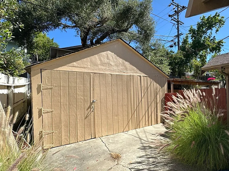 2140 Loomis St — Photo 21
