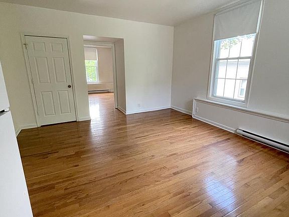 4th image of 724 Virginia Ave APT 3