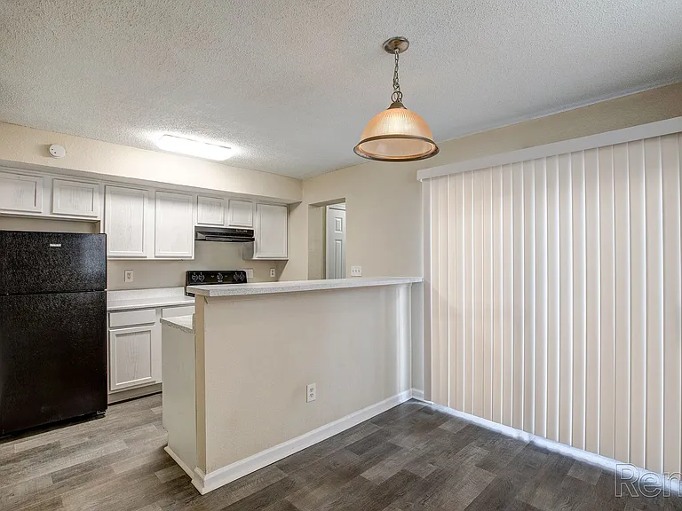 Towne at Lakewood Heights — Photo 18