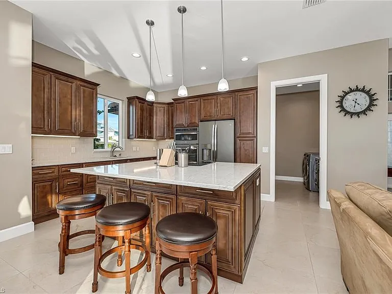 3254 Lakeview Dr — Photo 7
