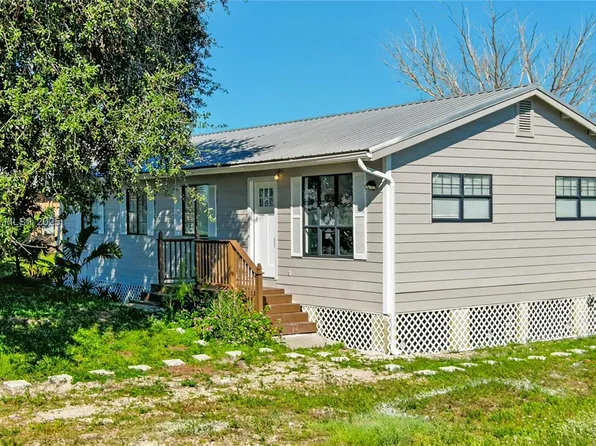 3216 22nd St SW, Lehigh Acres, FL 33976
