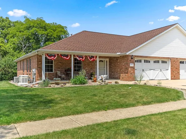 1330 Lori Ln, Washington, IL 61571