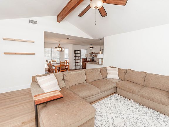 5th image of 112 Deborde Cir