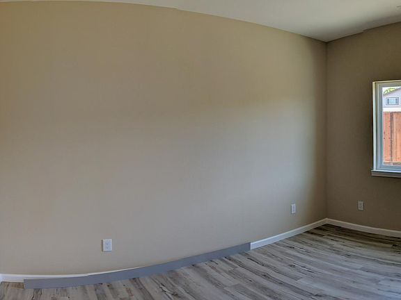 3rd image of 7464 Birkdale Dr