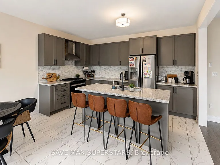 4 Sweet Cicely St — Photo 17
