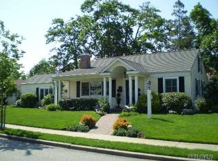 88 Biltmore Blvd, Massapequa, NY 11758