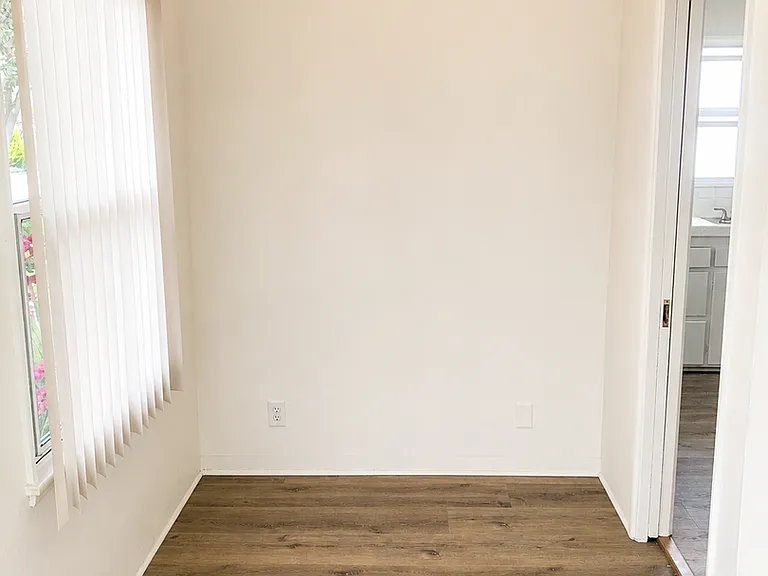 Ventura Duplex on Quiet Street — Photo 6