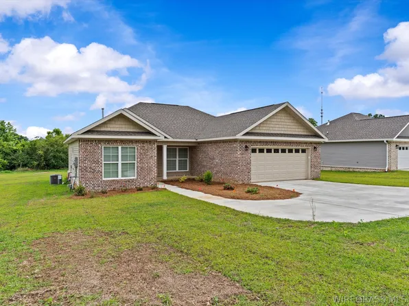 548 N John St, New Brockton, AL 36351