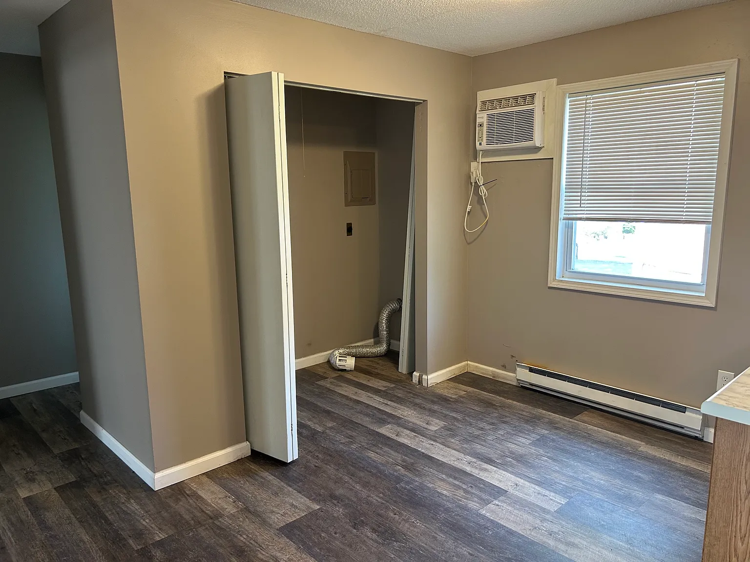 1 bed, $695 — Photo 3