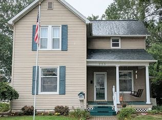223 W 9th St, Dover, OH