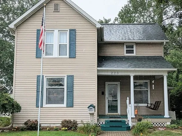 223 W 9th St, Dover, OH 44622