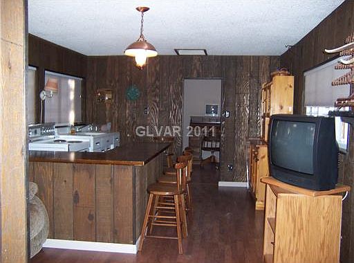 3rd image of 4630 Aspen Ave