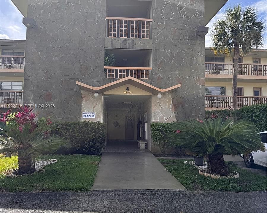 1st image of 17090 NE 14th Ave APT 107