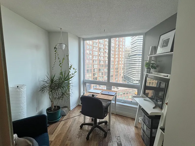 1055 Bay St #1209 — Photo 9