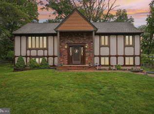 15 Duffield Dr, Ewing, NJ 08628