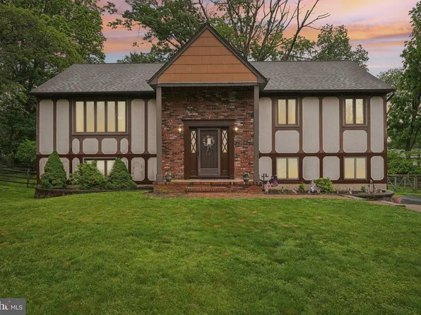 15 Duffield Dr, Ewing, NJ 08628