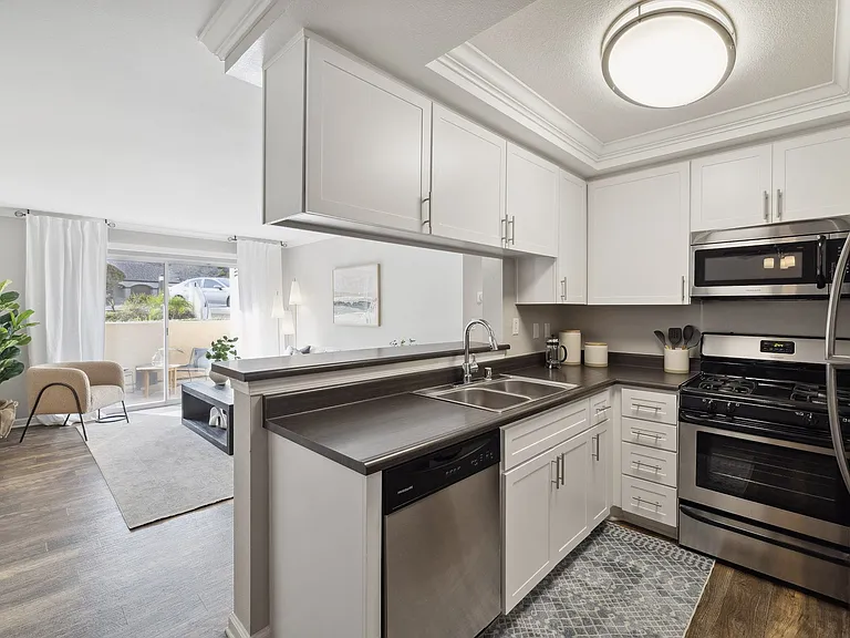 Shadow Ridge Apartment Homes — Photo 1