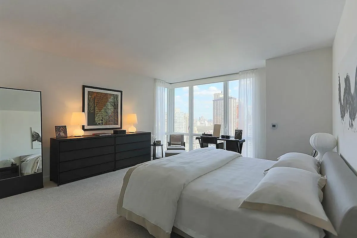160 West 62nd Street — Photo 1