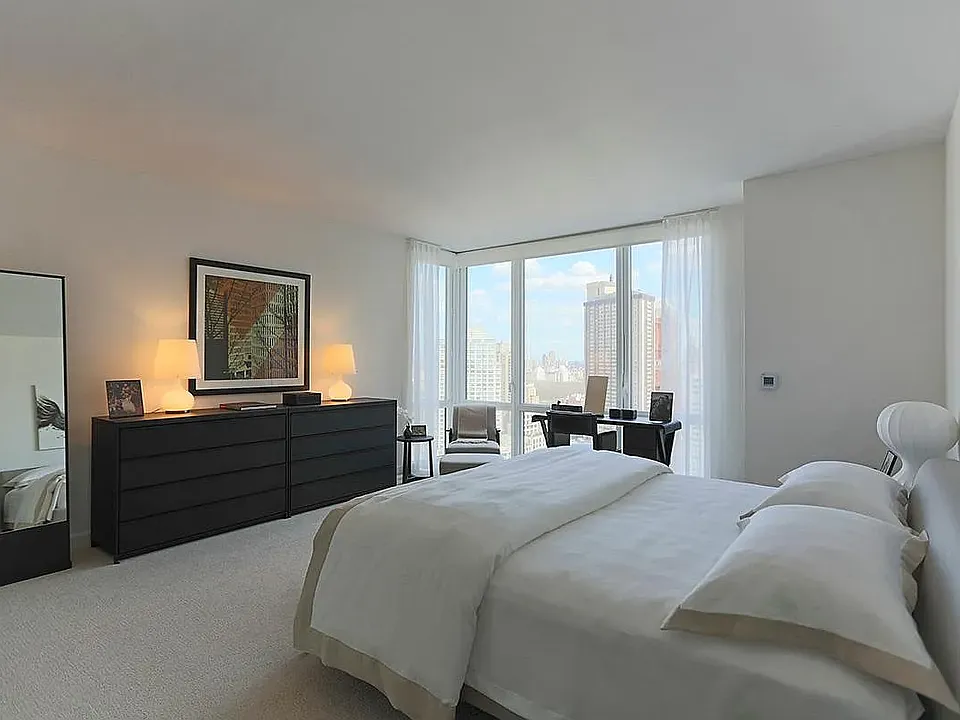 160 W 62nd St #33C