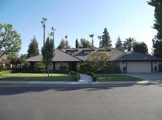 8605 Versailles Dr, Bakersfield, CA 93311