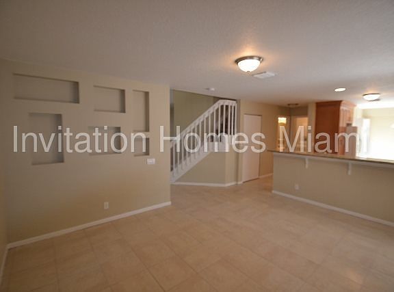 4th image of 1453 Banyan Cir