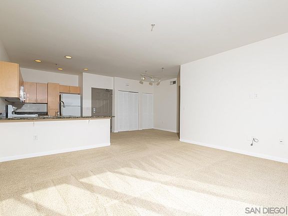 3rd image of 1501 Front St Unit 406