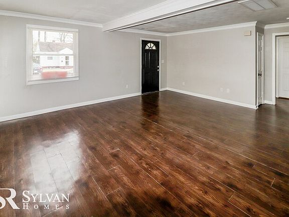4th image of 517 Lenox Ave