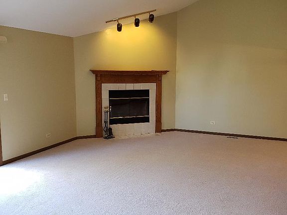 2nd image of 206 Huntington Ct