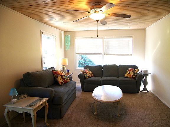 2nd image of 1500 Bell Ave