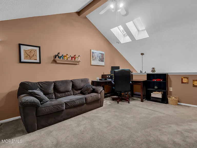 492 Bayberry Ct — Photo 35
