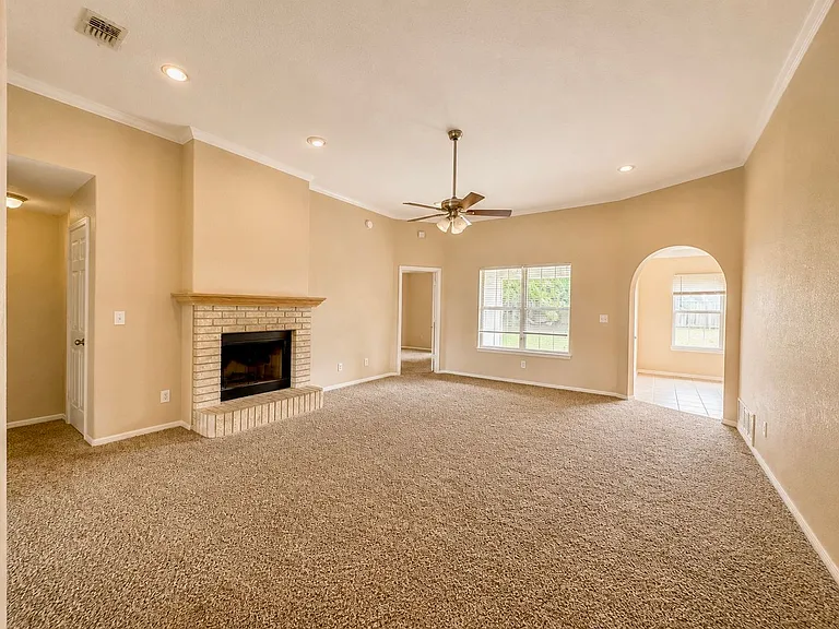 1706 Granex Dr — Photo 2