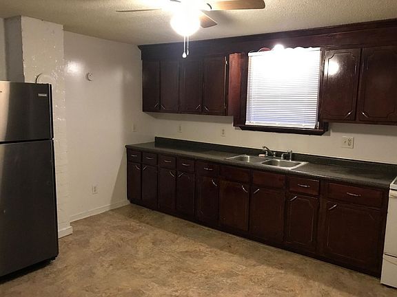 5th image of 5907 Edgelawn St