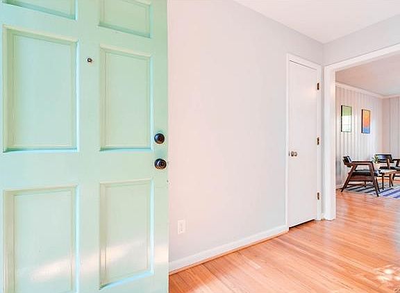 4th image of 2932 Scarsborough Dr