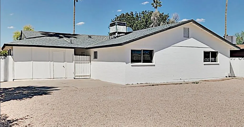 Building Photo - 1867 E Alameda Dr
