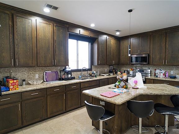 4th image of 2425 Summer Breeze Rd