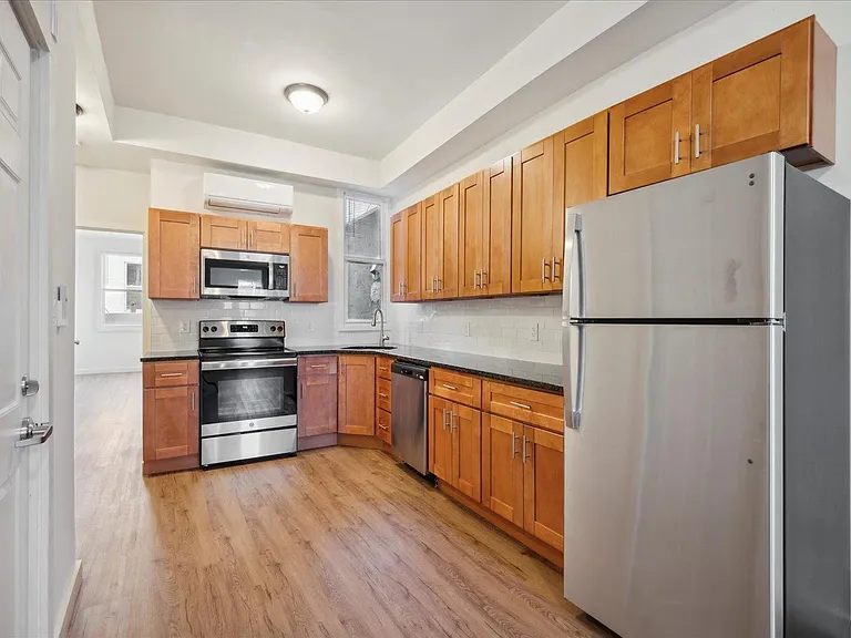 1924 E Passyunk Ave #B — Photo 1
