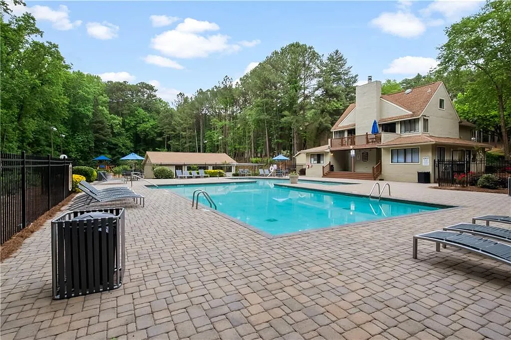 1 bed, 943 sqft, $1,495 — Photo 2