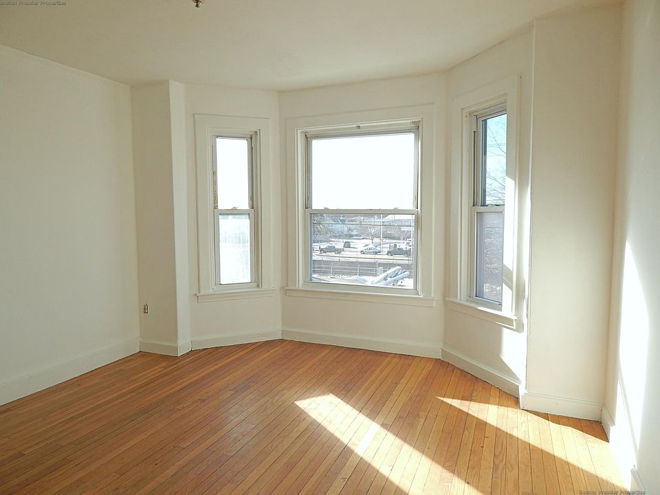 1st image of 28 Federal Ave #2B