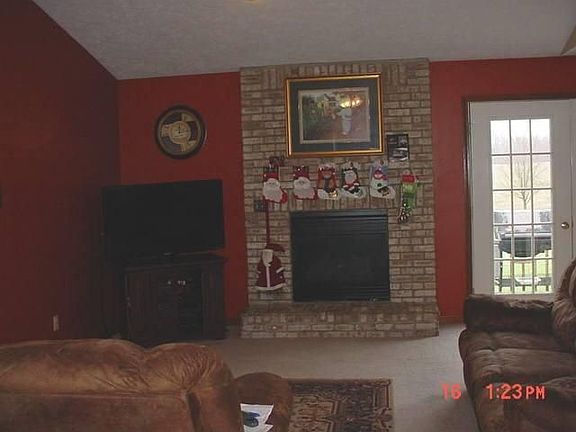 2nd image of 3072 Deerfield Dr NE