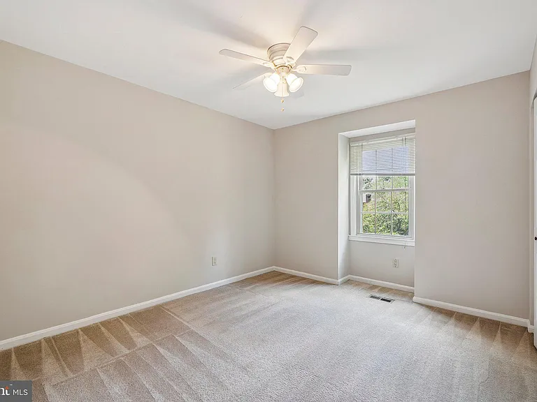 2917 Village Spring Ln — Photo 22