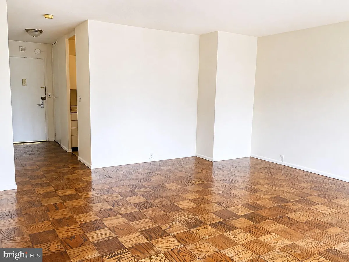 Building Photo - 210 Locust St #4EW
