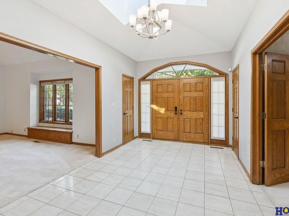 2nd image of 841 Coachmans Dr