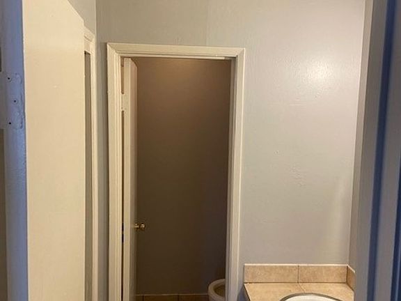 5th image of 500 Broadway Blvd #7