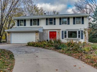 161 Beaumont Ct, Apple Valley, MN 55124