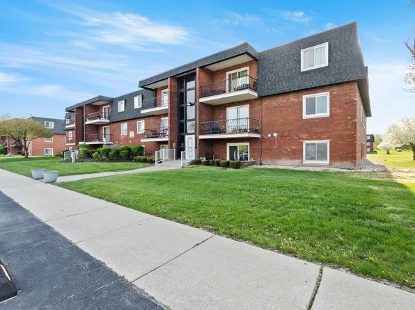 17004 Novak Dr APT 203, Hazel Crest, IL 60429