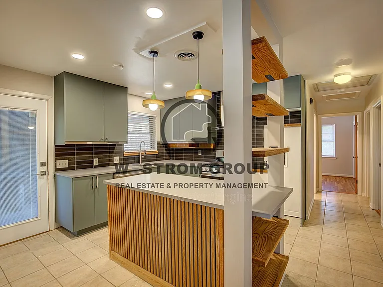3905 Sanguinet St — Photo 14